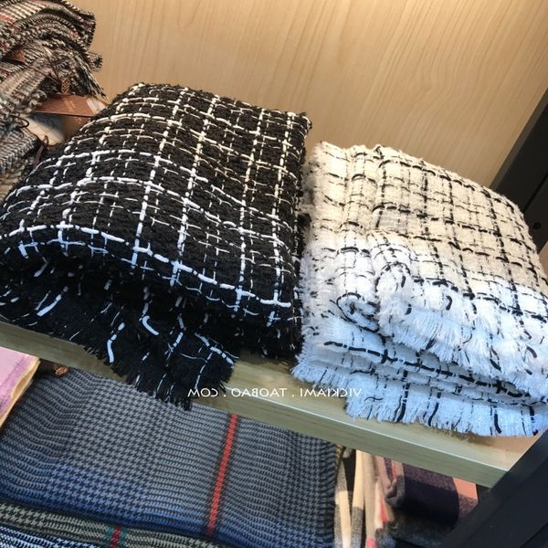

tonglu autumn and winter 2021 korean version small fragrance color matching plaid warm scarf, Blue;gray