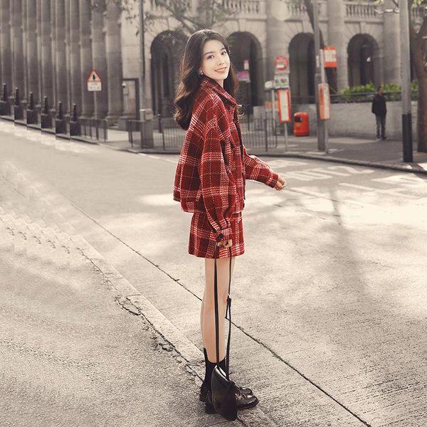 

fairy plaid suit women's fashion goddess 2021 spring and autumn short skirt coat two piece set pants, White