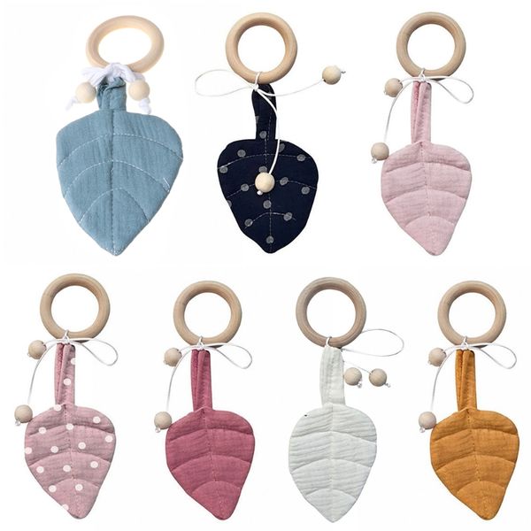 

2022 new baby wooden teether ring diy leaf shape chewing teething nursing soother molar