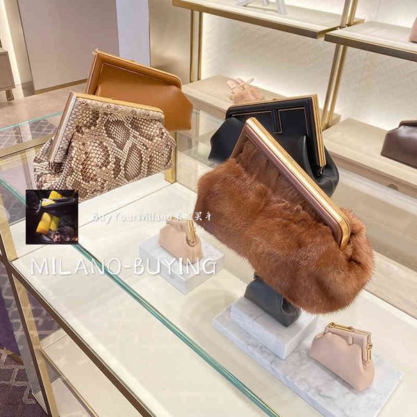 

factory outlet luxury handbags and storage with box [bym milan buyer] fend 21 new first three-dimensional plush single shoulder women's