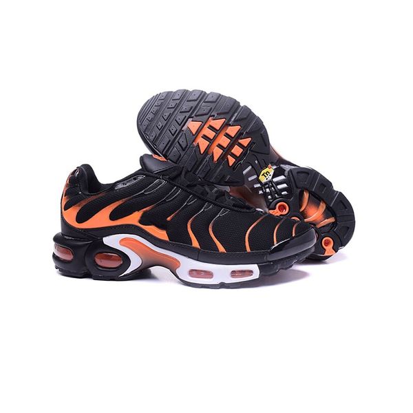 

2021 tn plus run shoes for women royal colorways olive in triple white black trainer sport sneakers si