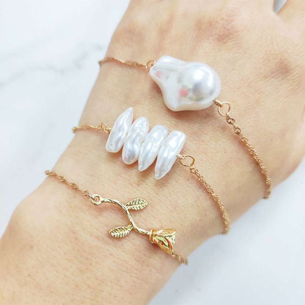 

hand catenary selling jewelry: metal flower pearl pendant bracelet, Black