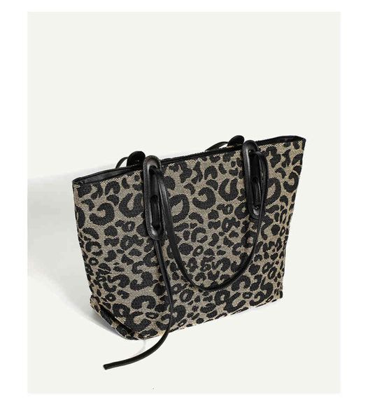 

new largecapacity commuter tote bag leopard print highend sense