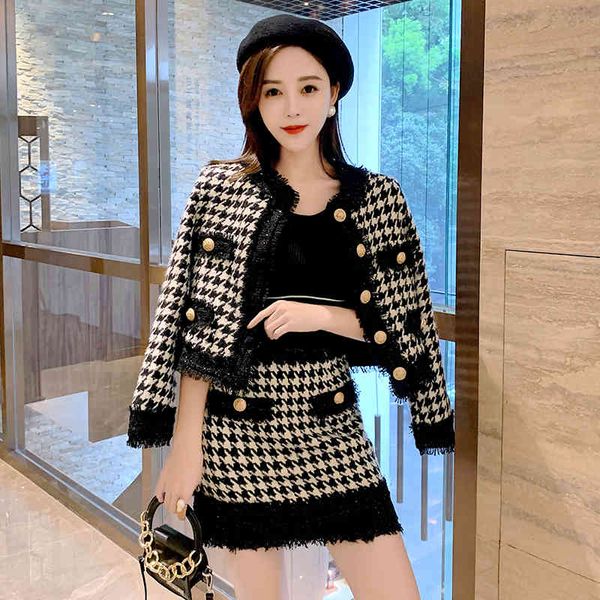 

autumn winter women houndstooth 2 pieces clothing sets ladies woolen tweed plaid jacket coat+golden button short skirt set 210416, White