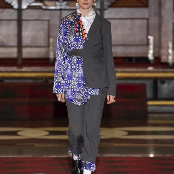 

exquisite high-end suit a two-piece with broken flowers in british fashion, White;black