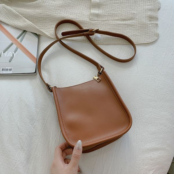 

net bag bucket simple summer casual retro red 2021 new female practical mobile phone messenger small vcuvk