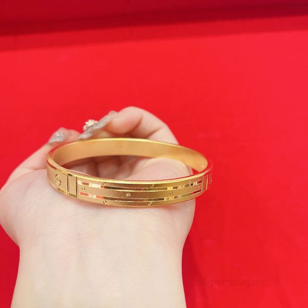 

imperial concubine fashion titanium bracelet 18md, Black