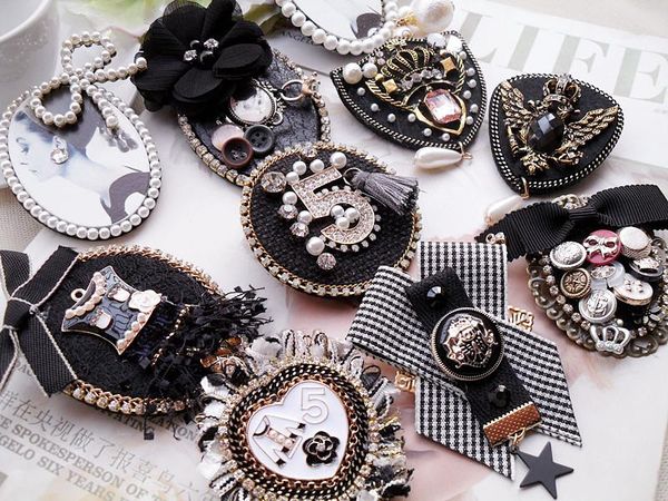 

pins, brooches hand-made crystal pearls fashion number 5 series tassel badge metal pin brooch jewelry, Gray