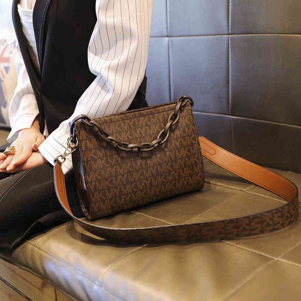 

Briefcase Hong Kong 2021 Bag Women's Fashion Chain Foreign Style Broadband One Shoulder Small Square Texture Messenger Portable, Black;red