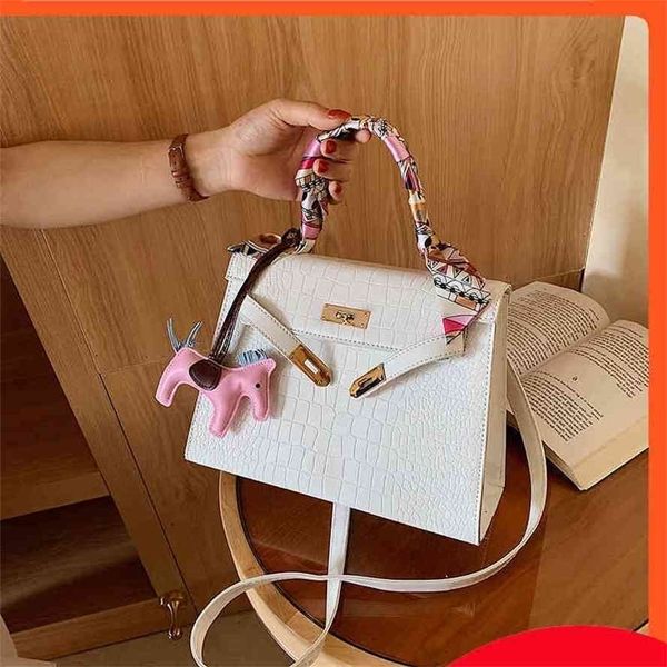 

kelly mini women's 2021 new versatile ins messenger fashion white portable bridal bag