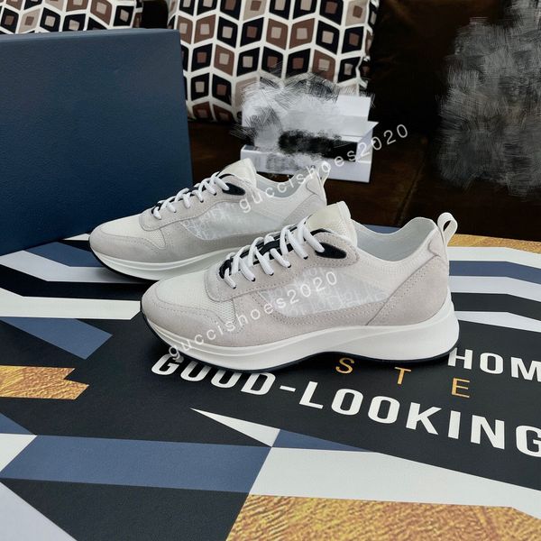 

2022 fashion shoe designer women leather lace up platform oversized sole sneakers white black mens womens luxury velvet suede casual shoes s, Black;red