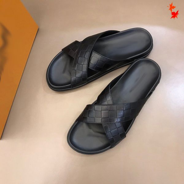 

2021 designer luxurys slippers men sandals fashion beach shoes flip flops flat non-slip classical hole slipper with box size 39-45 -g137, Black