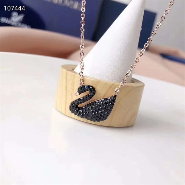 

net red jewelry adopts swarovski elements, big black swan necklace, female clavicle chain, platinum and rose gold