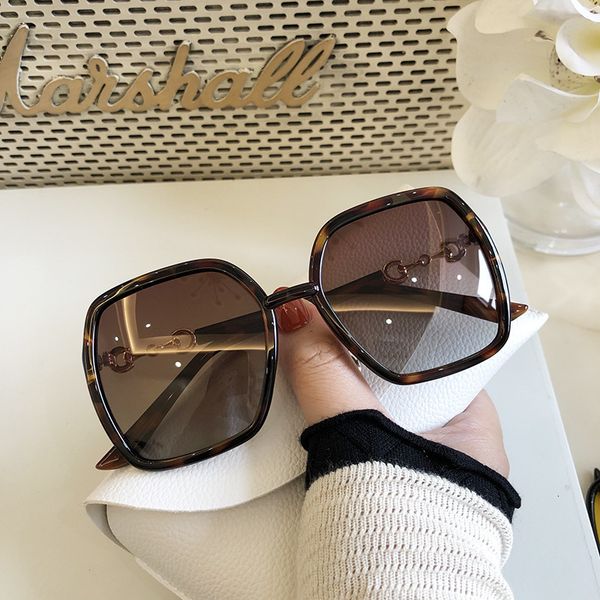 

2021 tr90 net red sunglasses women's g large frame polarizer street p ins anti ultraviolet, White;black