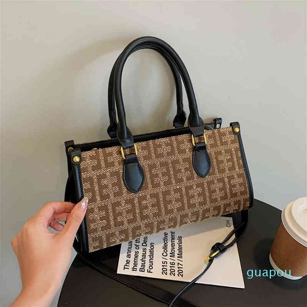 

leather, high-quality temperament, all-match horizontal handbag, retro western style one-shoulder messenger bag purses