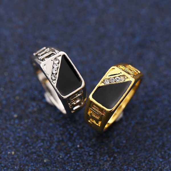 Anello stile punk moda gioielli creativi triangolo goccia olio anello uomo pietra color oro tondo accessori strass uomo