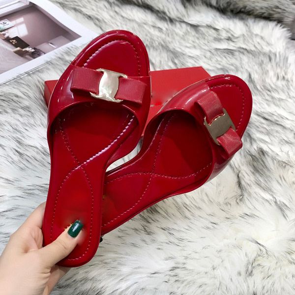 

designers fashion jelly light leather slippers summer letters buckle beach shoes women sandals flat rubber slide sandal beach flip flops 35-, Black