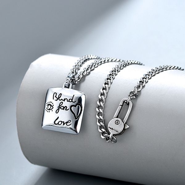 Halskette mit quadratischem Buchstaben-Anhänger für Damen, Buchstabe Blind für Liebe, Kettenhalsketten mit Stempel, hochwertiger Schmuck