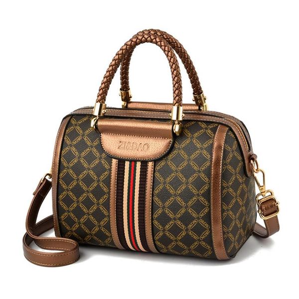 

2021 fashion trendy women's portable messenger bag z&d-a90009