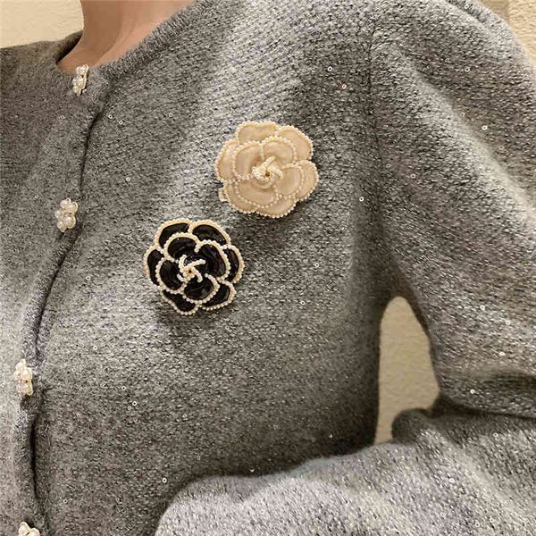 

luxury design camellia pearl for woman wedding collar buckle clothing accessories brooch gift, Gray