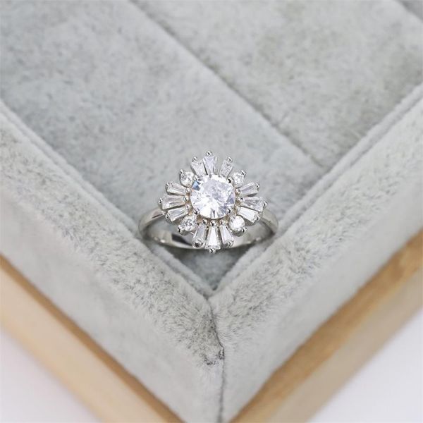 

cluster rings selling european and american s925 silver fashion wedding ring zircon snowflake crystal luxury jewelry women's gifts, Golden;silver