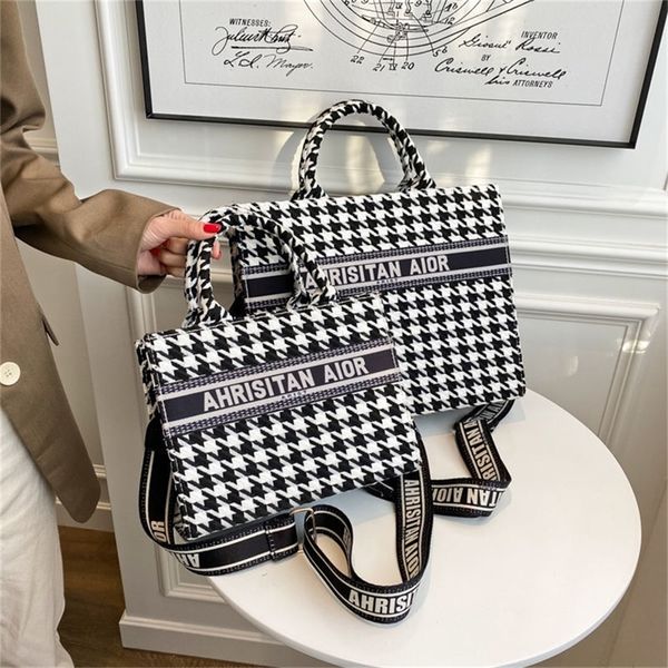 

outlet sale 80% off large capacity bag women's new fashion thousand travel tote bag one shoulder portable mommy shopping