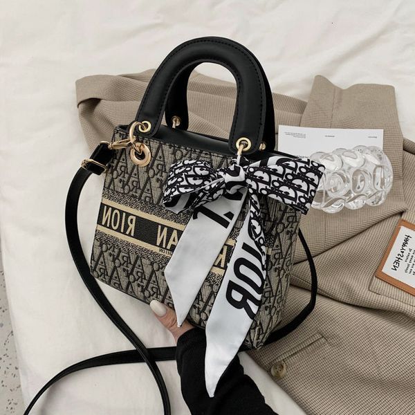 

popular hand-held bag for women 2021 new fashion princess