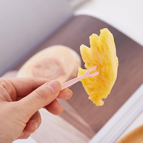 

forks 50pcs disposable fruit snack fork dessert picks plastic cake cocktail for home and catering party c1