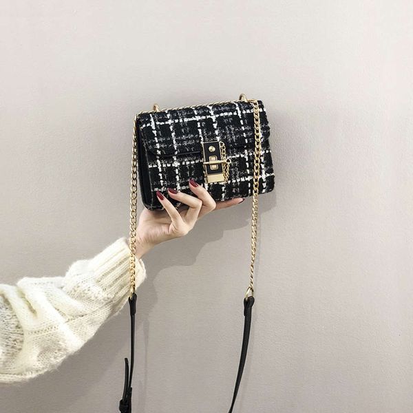 

2021 small bag women's foreign style fashion chain woolen messenger check pattern