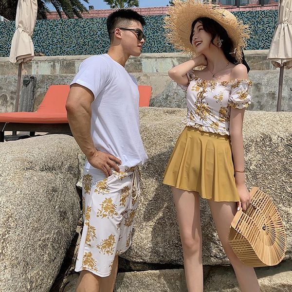 

one-piece suits beach wear for lovers spring vacation couple swimsuit swimwear 2021