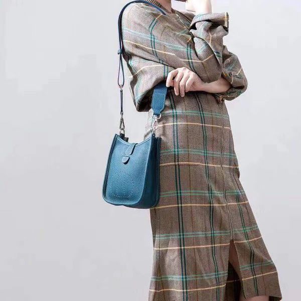 

h hollow evelyn messenger bag shoulder bag ladies first layer cowhide fashion simple 18cm mini wild soft high-quality sense