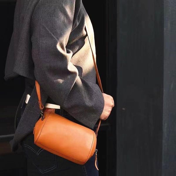 

evening bags casual womens genuine leather one-shoulder messenger bag retro travel belt wristband cell phone wallet large-capacity clutch