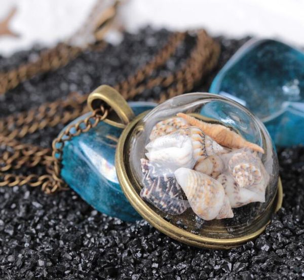 

2021 fashion beach wind shell conch star pendant necklace glass moonlight gemstone ocean element necklace for women jewelry accessorie, White