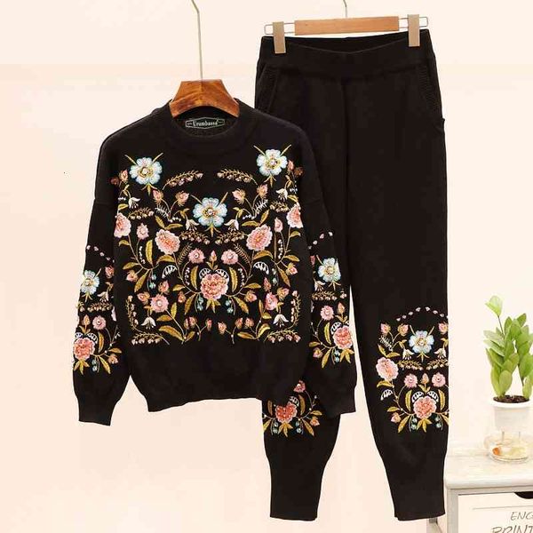 

women's two piece pants europe embroidery floral sweaters+casual set fall/winter fashion leisure suit a979, White