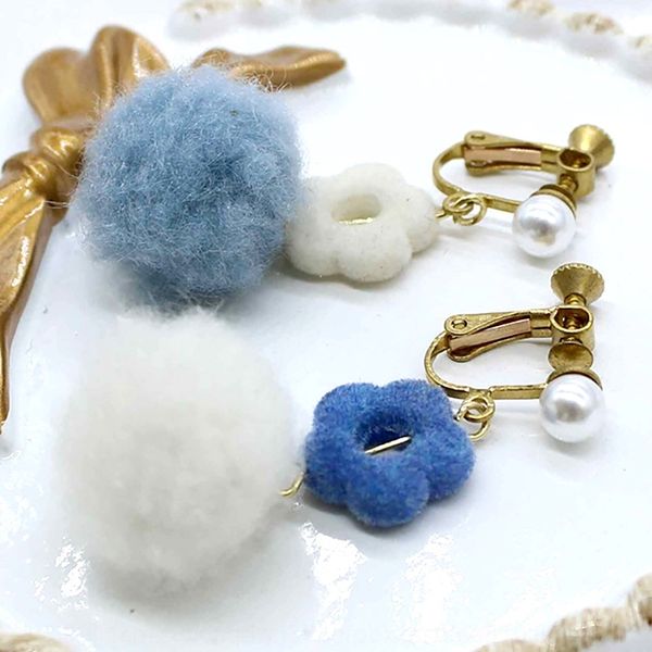 

s3q japan and korea sweet little fresh hair ball stud lovely student hanfeng net red serve and earringspersonality earrings, Golden;silver