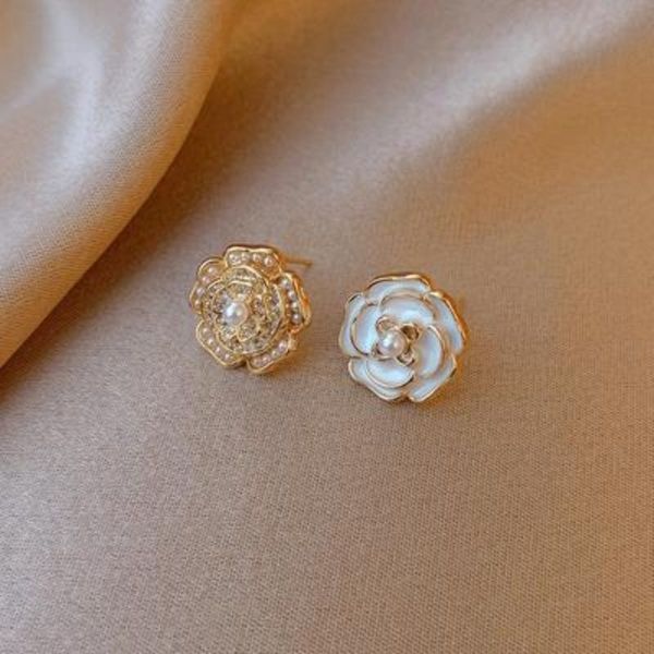 

korean xiaoxiangfeng luxury camellia flower earrings 2021 new trendy women's summer net red pop style super fairy temperament, Golden;silver