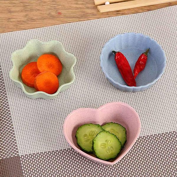 

household tomato sauce salt vinegar flavor spices plate wheat straw seasoning dish tableware small breakfast dishes & plates