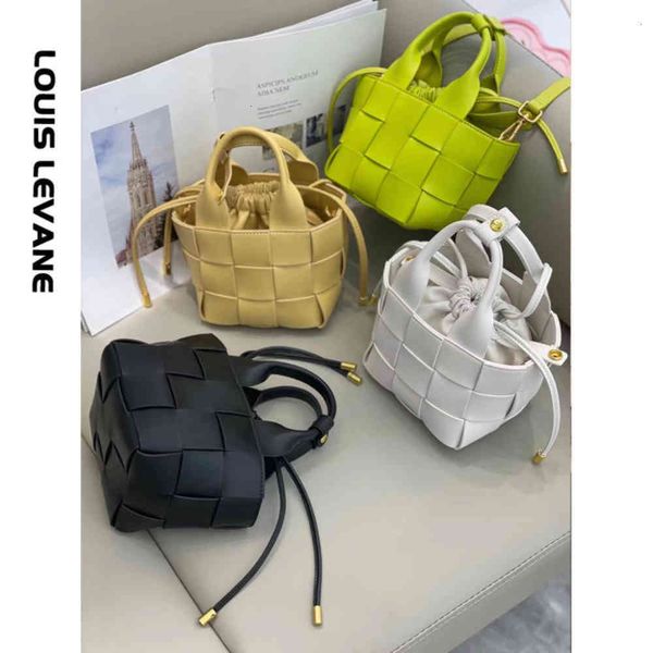 

advanced sense woven handbag 2021 new summer fashion leather women's single shoulder straight
