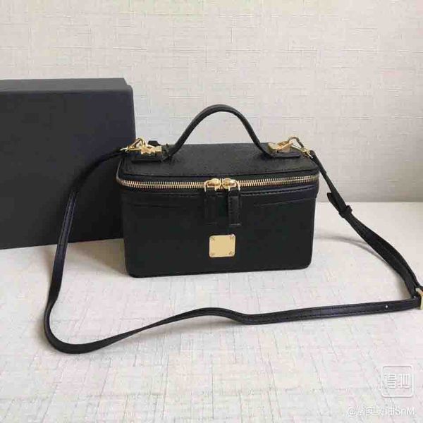 

luxurys lady handbag purses designers women makeup bags fashion cosmetic bags good capacity handbags