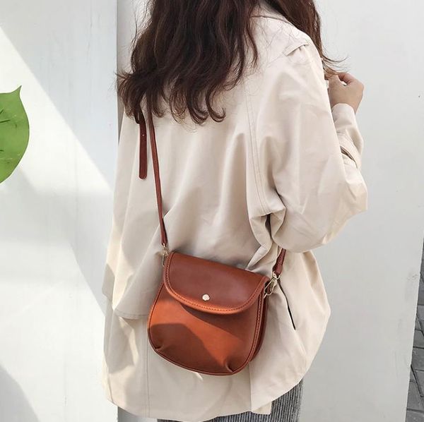 

2021 shoulder literary messenger small square bag spring /autumn cute casual all-match temperament clamshell pu female bags