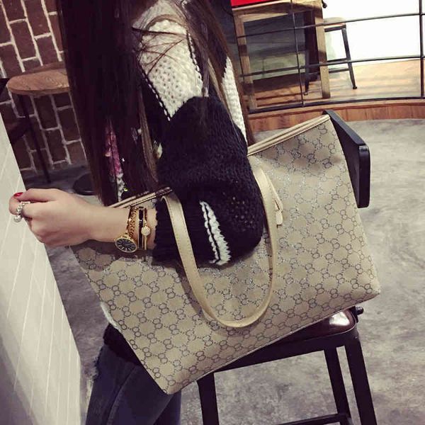 

2022 latest handbag factory store large women's versatile atmosphere large capacity one shoulder tote