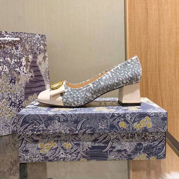 

autumn and winter fashion dress shoes casual high heels for ladies high-end leather material exquisite embroidery style temperament ladies r, Black