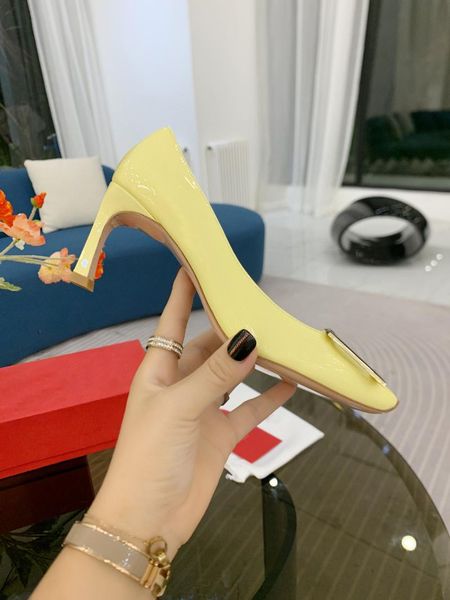 

dress shoes style lacquer leather square buckle single shoe in spring 2021 women's middle heel light mouth fashion net red, Black
