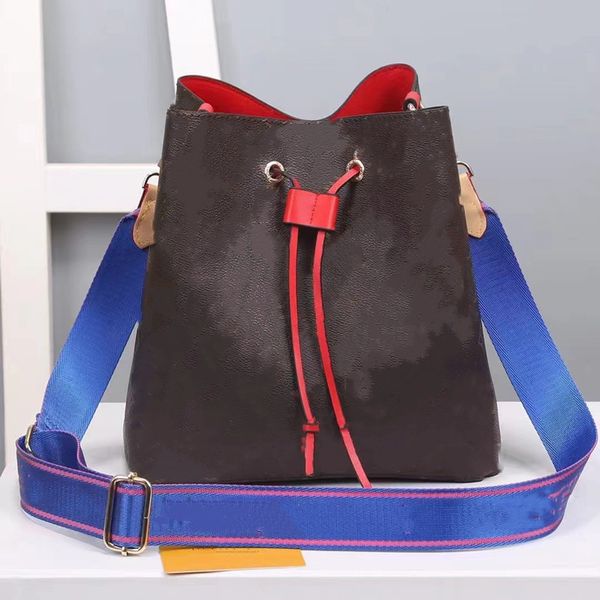 

2021 luxurys designers drawstring bag bucket handbags string shoulder bags letter florals women totes fashion leather crossbody clutch bag