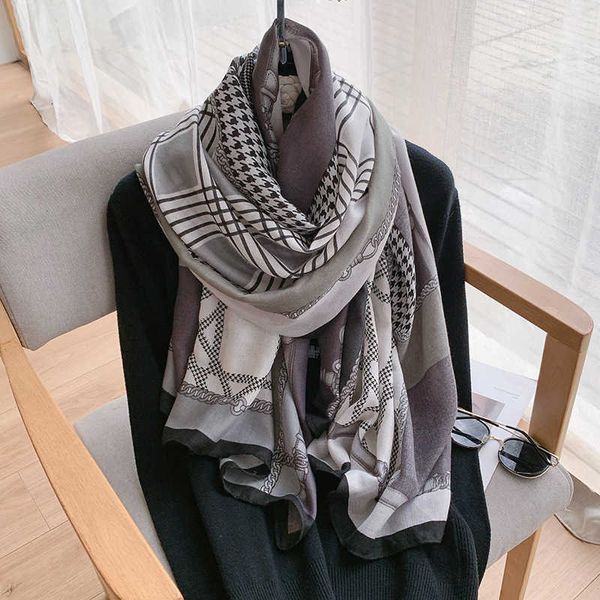 

fashion classic chain printed cotton linen scarf women's autumn and winter thin decorative shawl travel sunscreen beach towel, Blue;gray