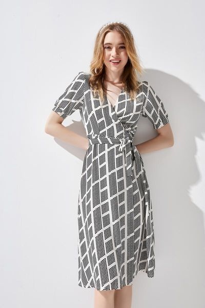 

casual dresses 2021 summer temperament fashion waist v collar wave point gentle wind dress long, Black;gray