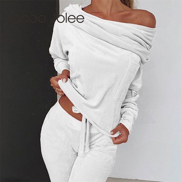 

women sweatshirt 2 pieces set autumn velvet tracksuit sportswear suede thick lounge suit slash neck and pants 210416, White