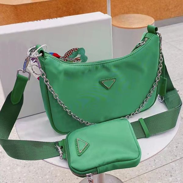 

2022 fashion bags re-edition 2005 nylon woman luxurys men designers bags lady womens mens cross body tote hobo shoulder purses handbags bag