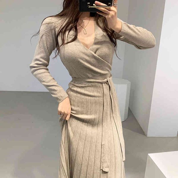 

genayooa autumn winter woman v veck knitted pleated lace up long sweater dress women black slim vestidos female 210417, Black;gray