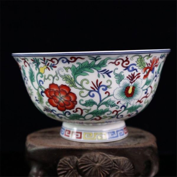 Collezione di porcellane Jingdezhen della dinastia Qing Qianlong ciotola colorata in porcellana con motivo a peonia